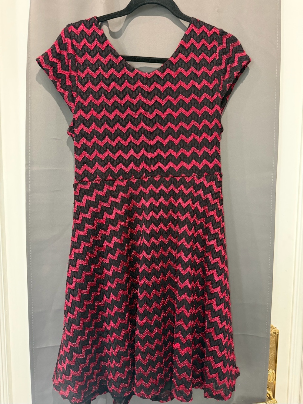 Bloome de Jeune Fille Black & Red Chevron Lace Fit & Flare Dress Girls 20 1/2